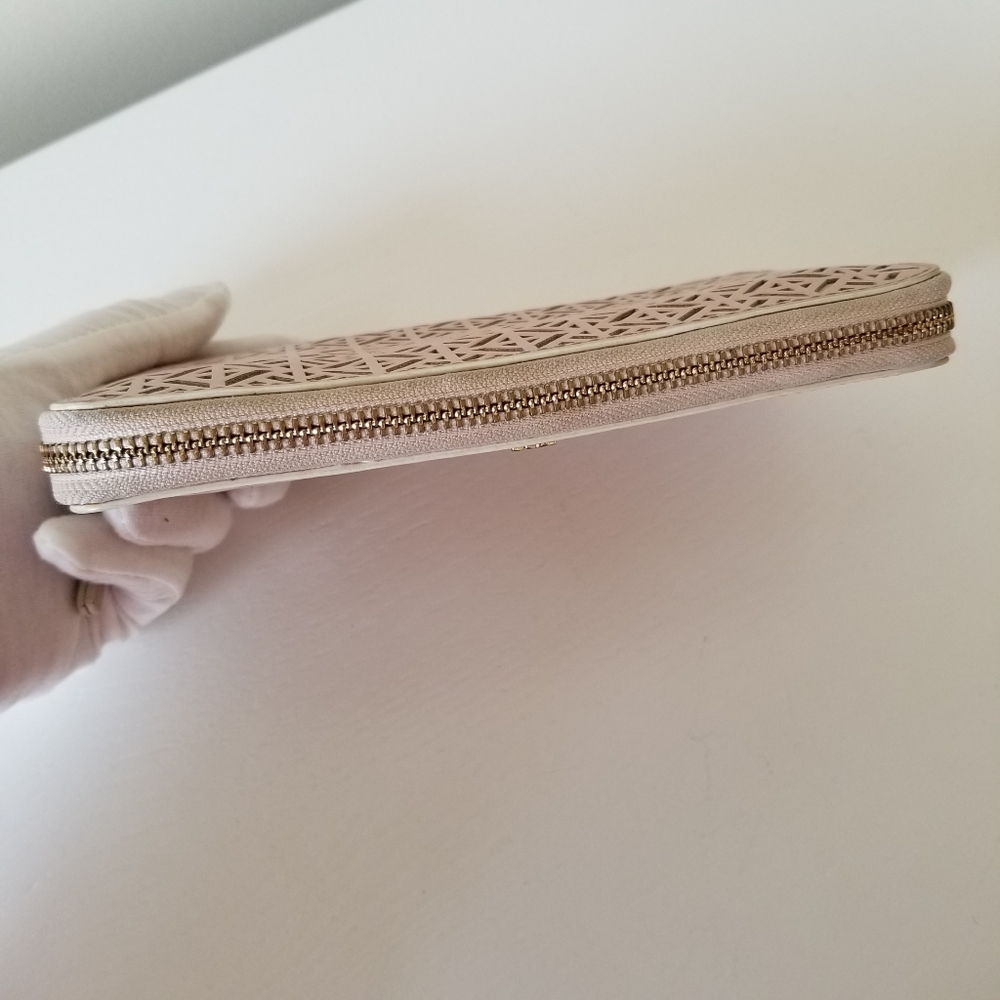 Tory Burch Zip Around Wallet - Picture 4 of 11